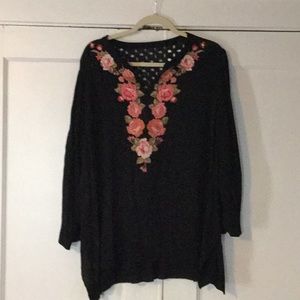 Black 3/4 sleeve tunic